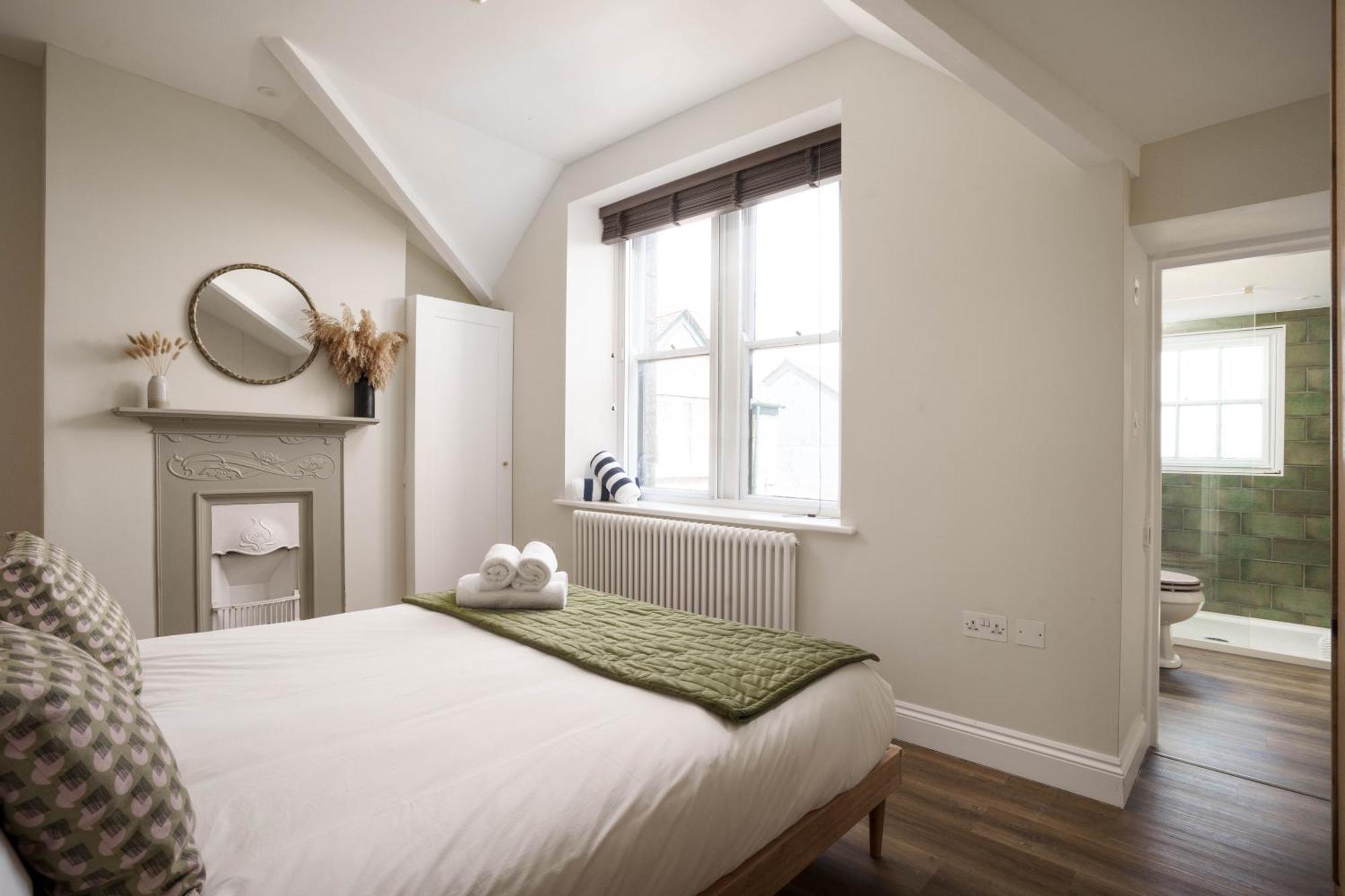 Modern Central One Bedroom Apartment In Penzance Exteriör bild